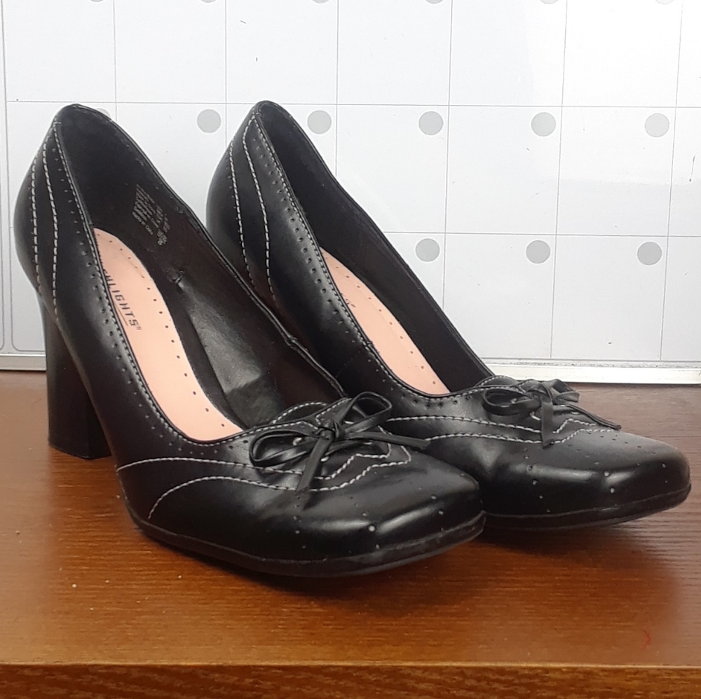 Highlights Heels Size 7W - Picture 1 of 5
